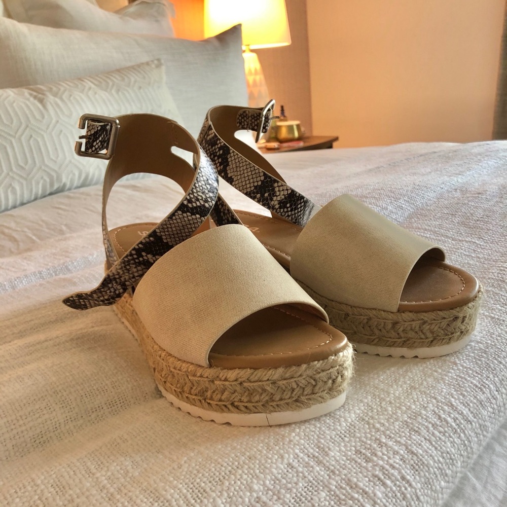 The Brighton Canvas Espadrille In Snake Print (7)